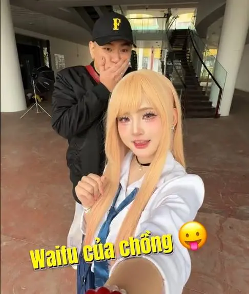 Embealike as Marin Kitagawa cosplay