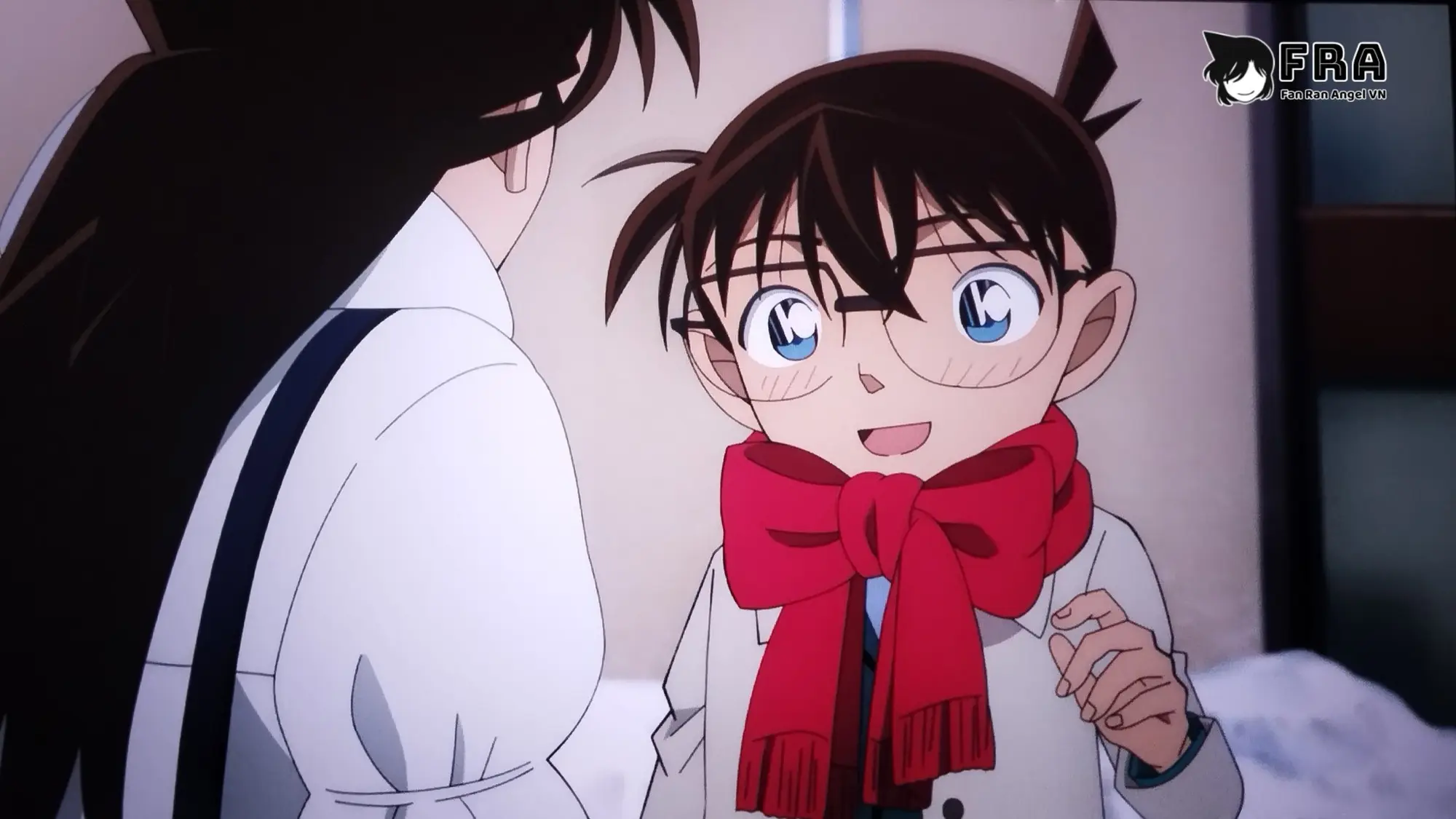 Even a small hint like a scarf is enough to drive fans of the couple crazy