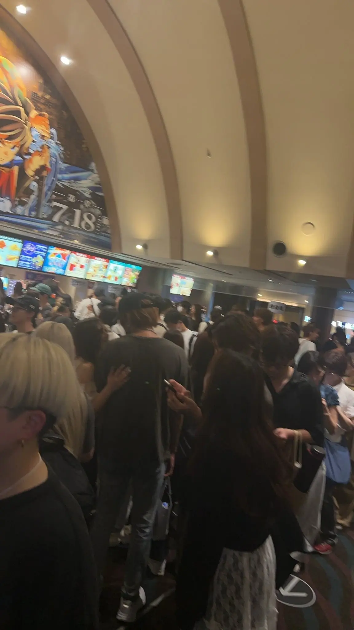 Fans line up tightly in front of ticket counters in Japan. Photo: X.