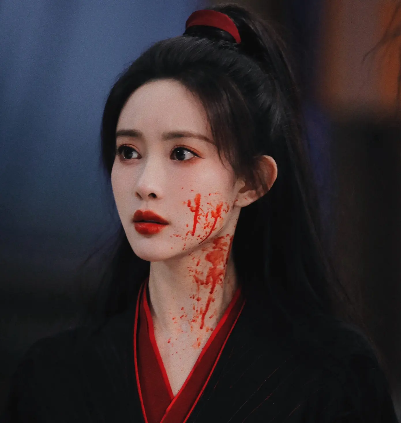 Born in 1995, Mạnh Tử Nghĩa was once crowned beauty queen at Beijing Film Academy. Her fame soared at the end of 2024 with the hit drama Nine Lives Stirring the Screen, praised for its beautiful cinematography and gripping story. She plays the lead role Đậu Chiêu, who gets a chance to relive her life. Her role draws comparisons to Minh Lan, portrayed by senior actress Zhao Liying, due to many similarities.