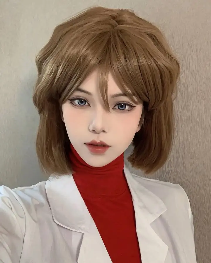Cosplayer AHSP as adult Ai Haibara