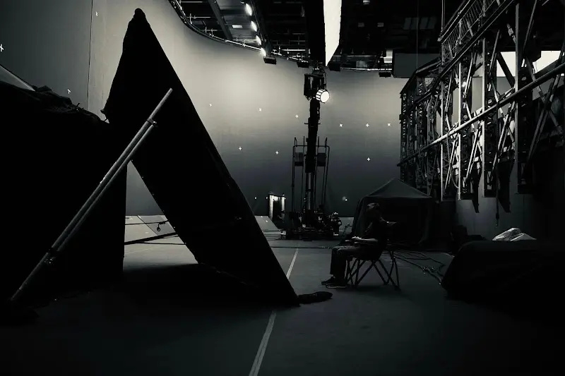 Joe and Anthony Russo drop hints about Avengers: Doomsday through an abstract behind-the-scenes photo - Image: Internet.
