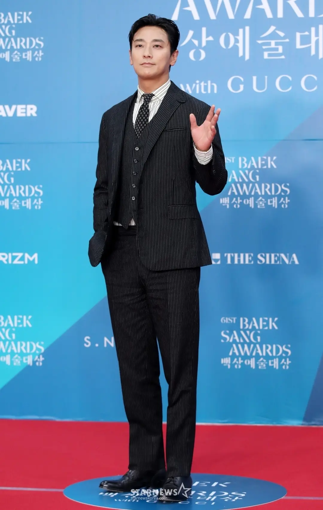Ju Ji Hoon remains a top star in Korean entertainment.