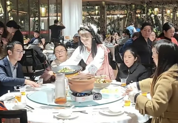 Xiangyang Courtyard restaurant interior with wuxia theme