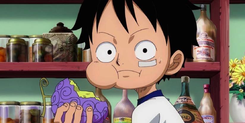 Luffy eating Gomu Gomu no Mi