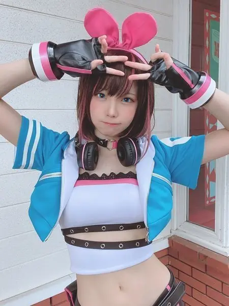 Enako cosplay of Kizuna AI