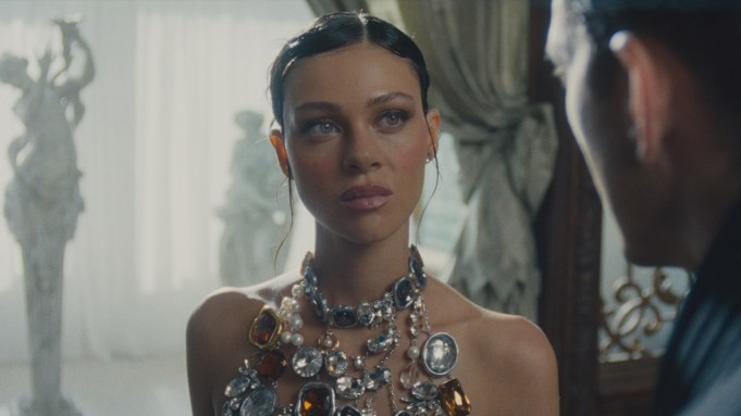 Nicola Peltz Beckham as the younger, beautiful version of the wife originally played by Isabella Rossellini (Photo: FX)