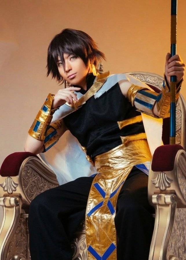 Kaito Kid cosplay by Nori with cards flying
